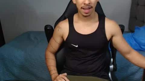 Snapshot of isaac_sttone01 chatting on 14, 5, 2026 muscle isaac online show from 14, 5, 2026