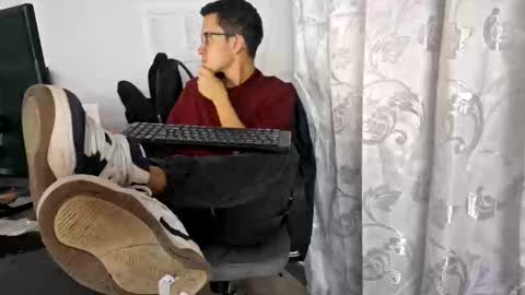 Isaac online show from 31, 10, 2025