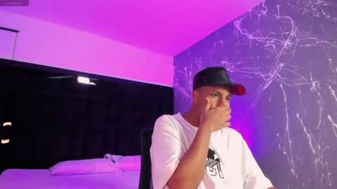 Snapshot of isaacblack_ chatting on 11, 9, 2025 IsaacBlack online show from 11, 9, 2025