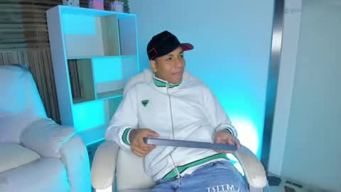 Snapshot of isaacblack_ chatting on 18, 9, 2025 IsaacBlack online show from 18, 9, 2025