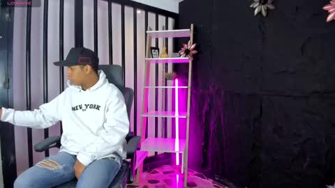 Snapshot of isaacblack_ chatting on 8, 10, 2025 IsaacBlack online show from 8, 10, 2025