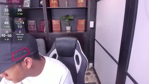 Snapshot of isaacblack_ chatting on 12, 10, 2025 IsaacBlack online show from 12, 10, 2025