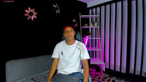 Snapshot of isaacblack_ chatting on 16, 10, 2025 IsaacBlack online show from 16, 10, 2025