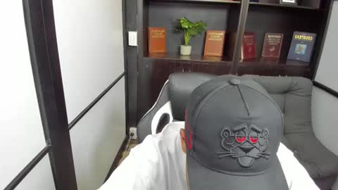 Snapshot of isaacblack_ chatting on 17, 10, 2025 IsaacBlack online show from 17, 10, 2025