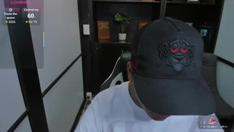 Snapshot of isaacblack_ chatting on 19, 10, 2025 IsaacBlack online show from 19, 10, 2025