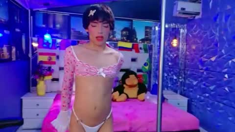 isaacnova online show from 25, 6, 2026