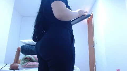 Snapshot of isabel_24_gil chatting on 8, 6, 2026 isabel online show from 8, 6, 2026