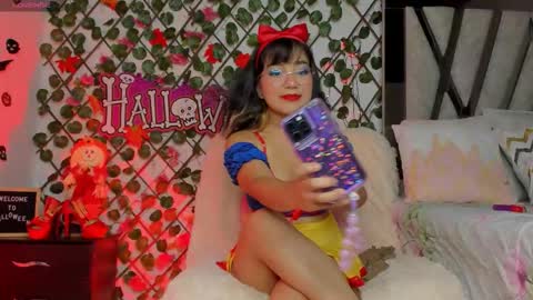 Snapshot of isabel_jamess chatting on 30, 10, 2025 Isa online show from 30, 10, 2025