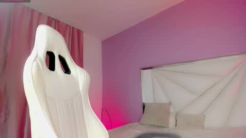 Snapshot of isabela_saenzz chatting on 10, 10, 2025 I S A B E L A ISA online show from 10, 10, 2025