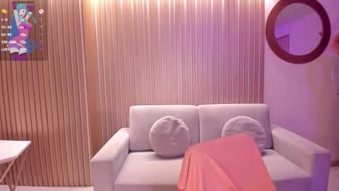 Isabel Bornner online show from 8, 10, 2025