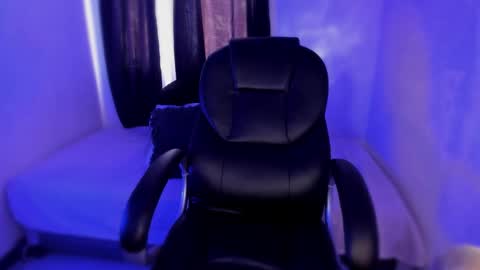 isabella online show from 10, 11, 2025