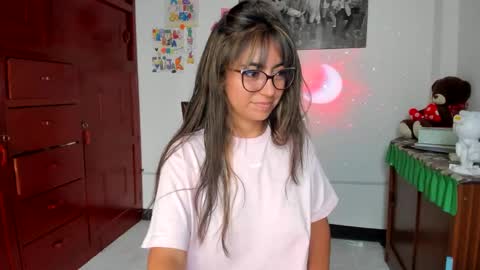 Snapshot of isabella22_1 chatting on 5, 2, 2025 Isabella22 1 online show from 5, 2, 2025