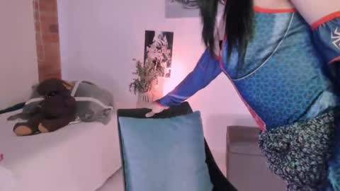 Isabella online show from 13, 10, 2025