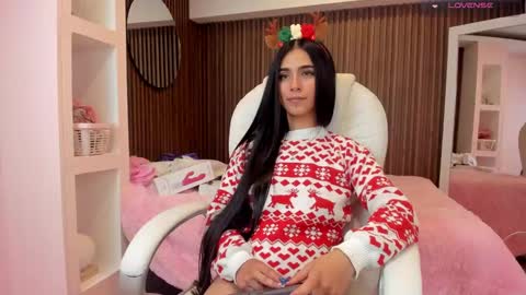 Snapshot of isabella_cooper9 chatting on 8, 12, 2024 Isabella Cooper online show from 8, 12, 2024