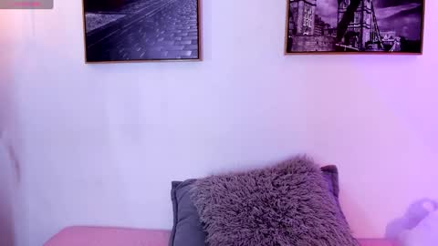 Snapshot of isabella_lopez_ chatting on 28, 1, 2025 Isabel Lopez online show from 28, 1, 2025