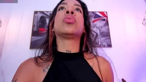 Snapshot of isabella_lopez_ chatting on 1, 2, 2025 Isabel Lopez online show from 1, 2, 2025