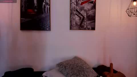 Snapshot of isabella_lopez_ chatting on 5, 3, 2025 Isabel Lopez online show from 5, 3, 2025