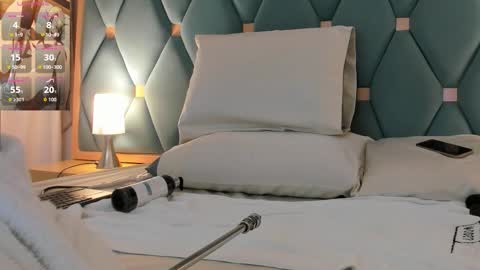 Snapshot of isabella_walton_ chatting on 21, 10, 2025 Bella online show from 21, 10, 2025