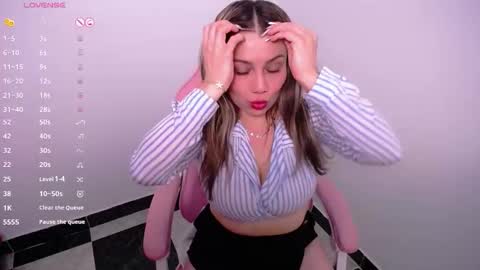 Snapshot of isabella_wish1 chatting on 5, 12, 2025 isabella_wish1 online show from 5, 12, 2025