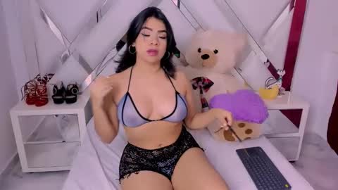 Snapshot of isabellaacruz chatting on 16, 2, 2025 ISABELLA online show from 16, 2, 2025