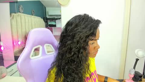 Snapshot of isabellabroms21 chatting on 4, 1, 2025 v online show from 4, 1, 2025