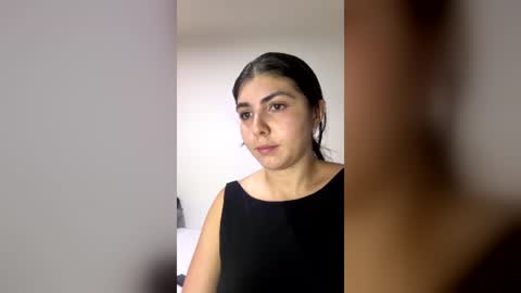 Snapshot of isabellagh1 chatting on 5, 7, 2026 Instagram soybella01 online show from 5, 7, 2026