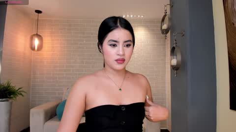 Isa Hill  online show from 2, 1, 2025