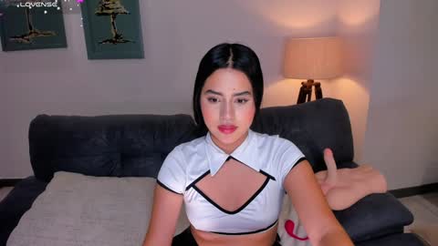 Isa Hill  online show from 8, 1, 2025