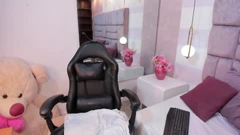 Snapshot of isabellaivyy chatting on 5, 7, 2026 Isabella online show from 5, 7, 2026