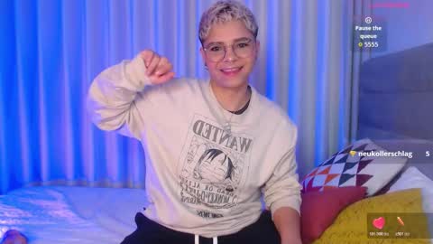 Isabella Mout  online show from 26, 11, 2025