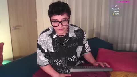 Isabella Mout  online show from 29, 3, 2026