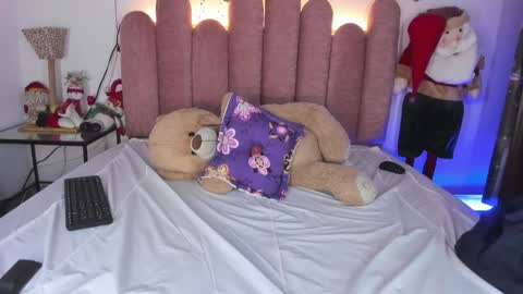 Snapshot of isabellas_smith chatting on 3, 1, 2025 Martina IG martissmith01 online show from 3, 1, 2025