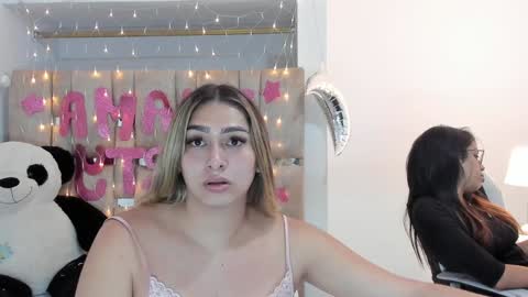 Snapshot of isabellas_smith chatting on 19, 1, 2025 Martina IG martissmith01 online show from 19, 1, 2025