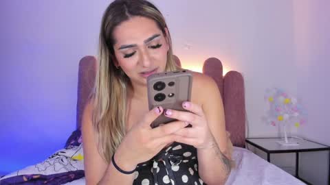 Snapshot of isabellas_smith chatting on 23, 1, 2025 Martina IG martissmith01 online show from 23, 1, 2025