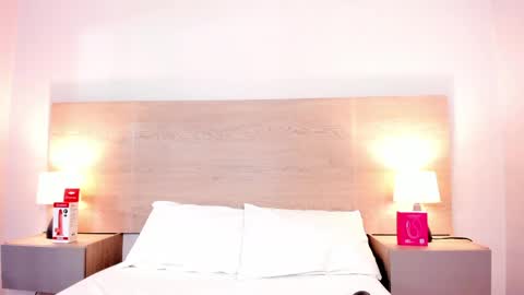 isabellathomass online show from 25, 5, 2026