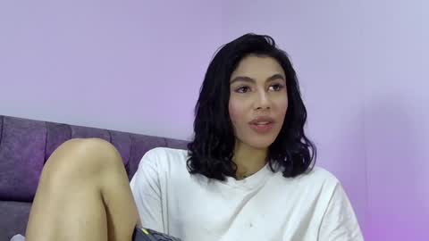 Snapshot of isabellefoxx chatting on 6, 12, 2024 Isa online show from 6, 12, 2024