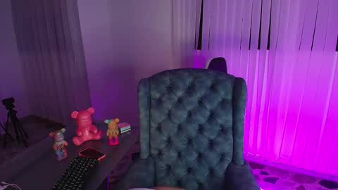 Snapshot of isabellefoxx chatting on 5, 1, 2025 Isa online show from 5, 1, 2025