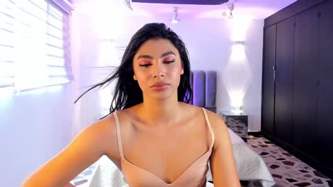 Snapshot of isabellefoxx chatting on 5, 2, 2025 Isa online show from 5, 2, 2025