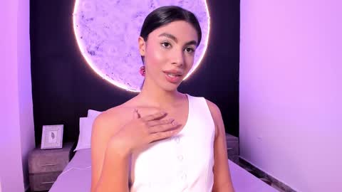 Snapshot of isabellefoxx chatting on 5, 3, 2025 Isa online show from 5, 3, 2025