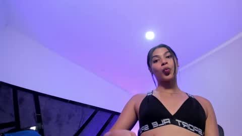 Snapshot of isabellefoxx chatting on 12, 9, 2025 Isa online show from 12, 9, 2025