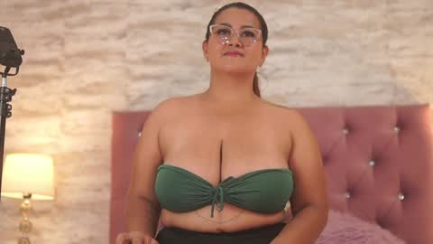 IsabellMendez online show from 15, 1, 2025