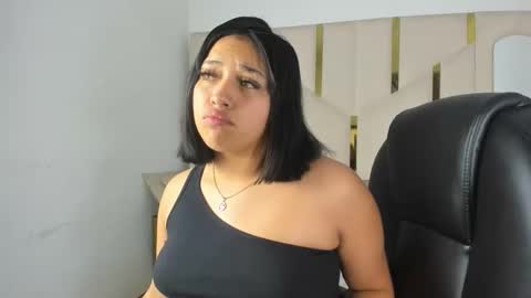 isabellrodriguez18 online show from 2, 12, 2025