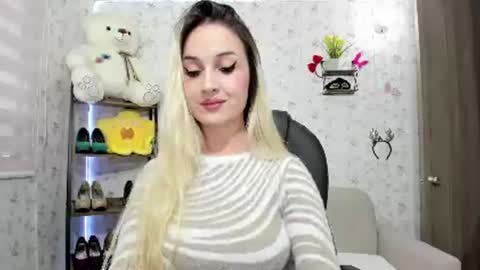 Snapshot of isablonde1 chatting on 8, 7, 2026 ISABELLA online show from 8, 7, 2026