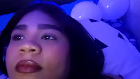 Snapshot of isamoon99 chatting on 21, 10, 2025 Isa online show from 21, 10, 2025