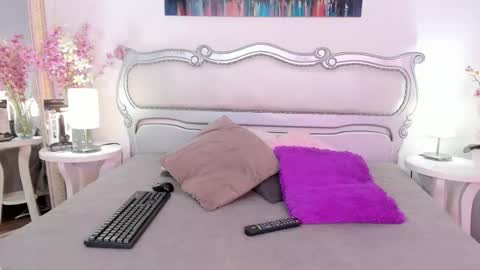 Isa Saenz online show from 15, 12, 2025