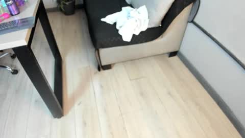 I S A  S AN D E R S  online show from 16, 11, 2025