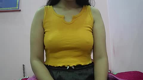ishika_singh_ online show from 20, 12, 2025
