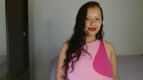 Snapshot of isis_cb17 chatting on 11, 1, 2025 Isis online show from 11, 1, 2025