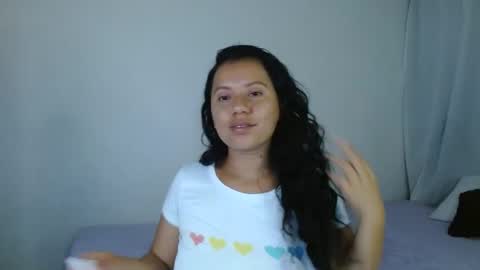 Snapshot of isis_cb17 chatting on 7, 2, 2025 Isis online show from 7, 2, 2025