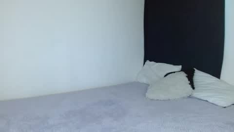 Snapshot of isis_cb17 chatting on 10, 2, 2025 Isis online show from 10, 2, 2025